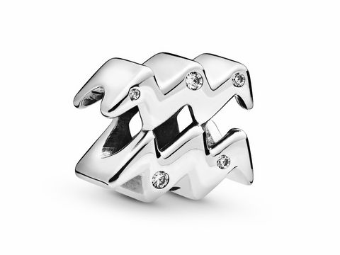 Sterling Silber Charm von Pandora in Form des Sternzeichens Wassermann mit Zirkonia, elegant und glänzend, ideal für persönliche Schmuckkollektionen.