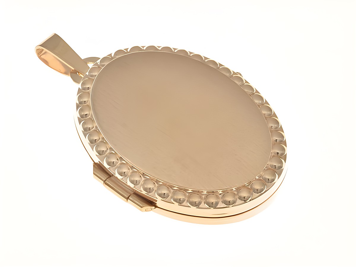 Medaillon in ovaler Form aus teilmattiertem Sterling Silber, roségold vergoldet und elegant, mit einer Perlenkante, Hersteller Juwelier Harnisch, ideal für persönliche Erinnerungen.
