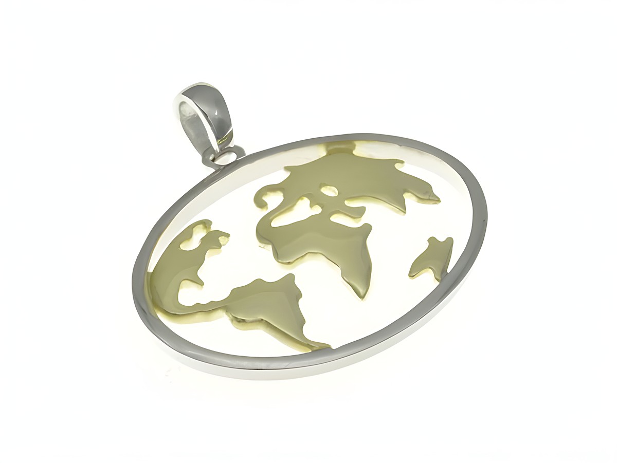 Ovaler Anhänger mit einer Weltkarte in Bicolor, aus rhodiniertem Sterling Silber, ideal für Reise-Liebhaber, Hersteller Juwelier Harnisch.