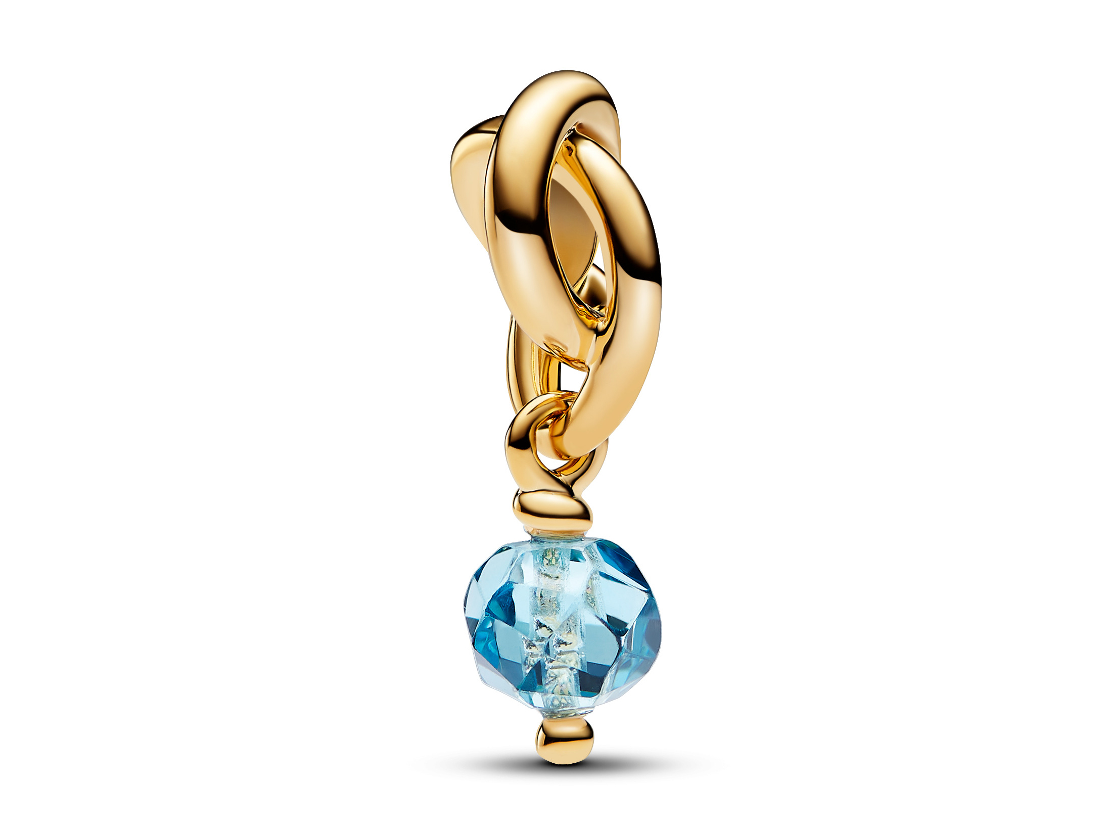 Der Pandora Monatsstein 763462C03 zeigt einen schönen Kristall in Blau, der von vergoldetem Gelbgold umgeben ist, und ist ideal für elegante Schmuckkombinationen.