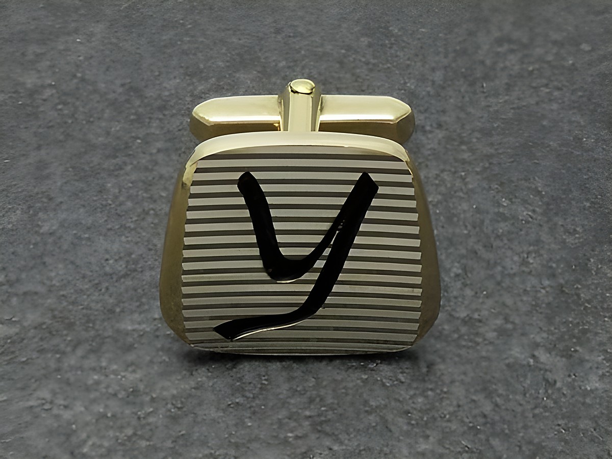 Vergoldete Manschettenknöpfe mit den Initialen Y, Hersteller Juwelier Harnisch, elegant mit gestreiftem Design, perfektes Accessoire für besondere Anlässe.