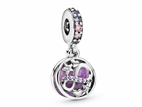Pandora Silber Charm Anhänger 798829C01 Unendlich Zirkonia und Emaille in lila mit glitzerndem Design und herzförmigen Elementen, hergestellt von Pandora.
