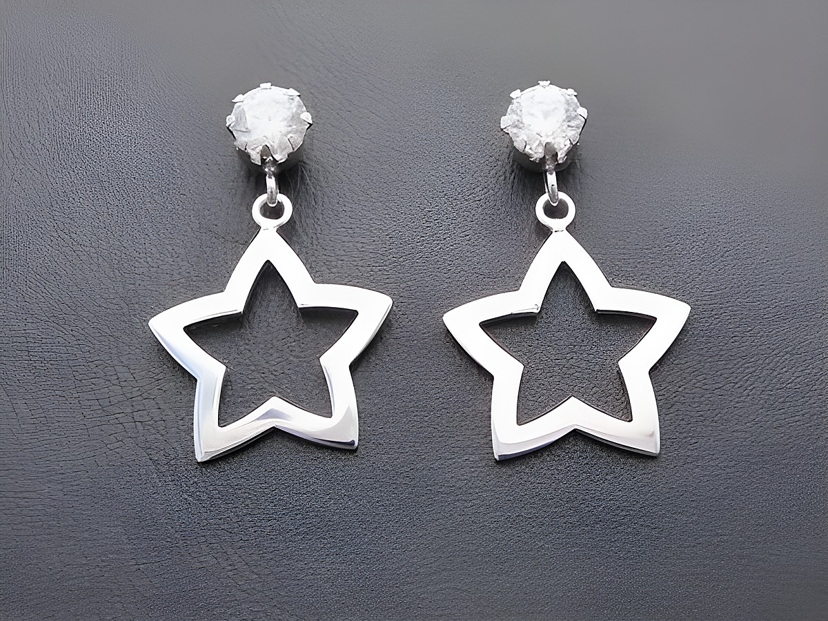 Silber Ohrstecker Ohrringe Stern Zirkonia weiss traumhaft von Juwelier Harnisch Ohrhänger mit Stein elegant und funkelnd ideaal für besondere Anlässe.
