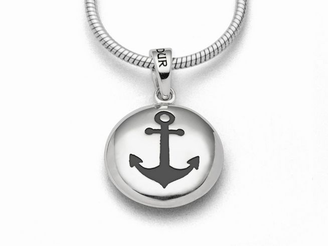 Sterling Silber Anhänger in Form einer Ellipse mit einem Anker-Motiv in dunkler Farbe, hergestellt von DUR, ideal für maritime Schmuckliebhaber.