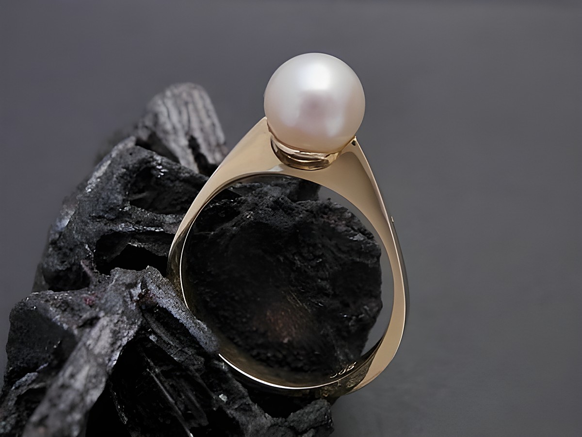 Gold Perlen Ring nobel Gr. 53 Zuchtperle 7,2 mm Gold 585 Goldring Hersteller Juwelier Harnisch bis Gr. 54 17,5 vor schwarzem Hintergrund. – Ansicht 2