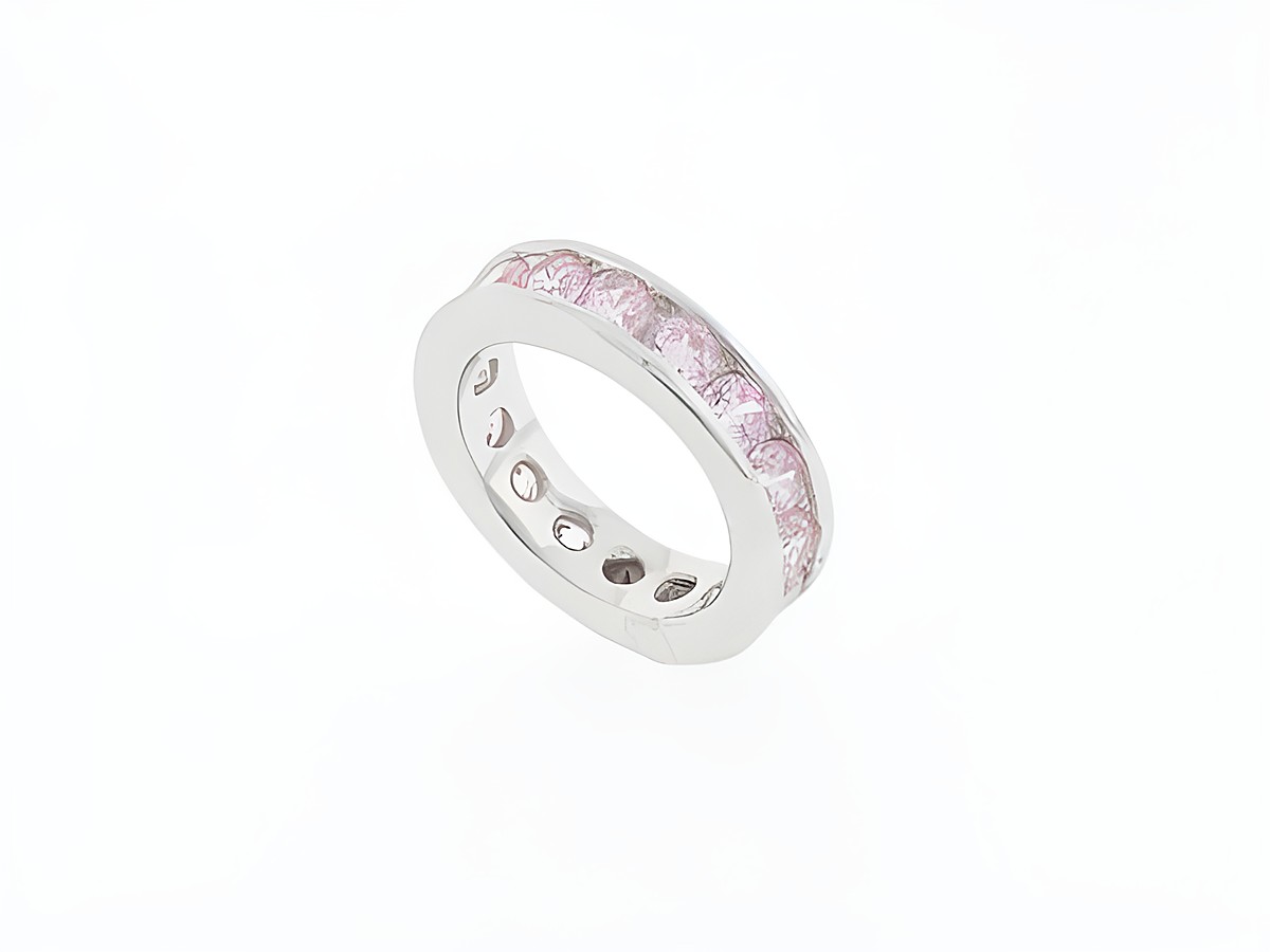 Silber Taufring aus 925 Sterling Silber mit funkelnden pinken Zirkonia, Hersteller: Juwelier Harnisch, Memorie Silber. Elegant und zeitlos, ideal als Schmuckstück für besondere Anlässe.