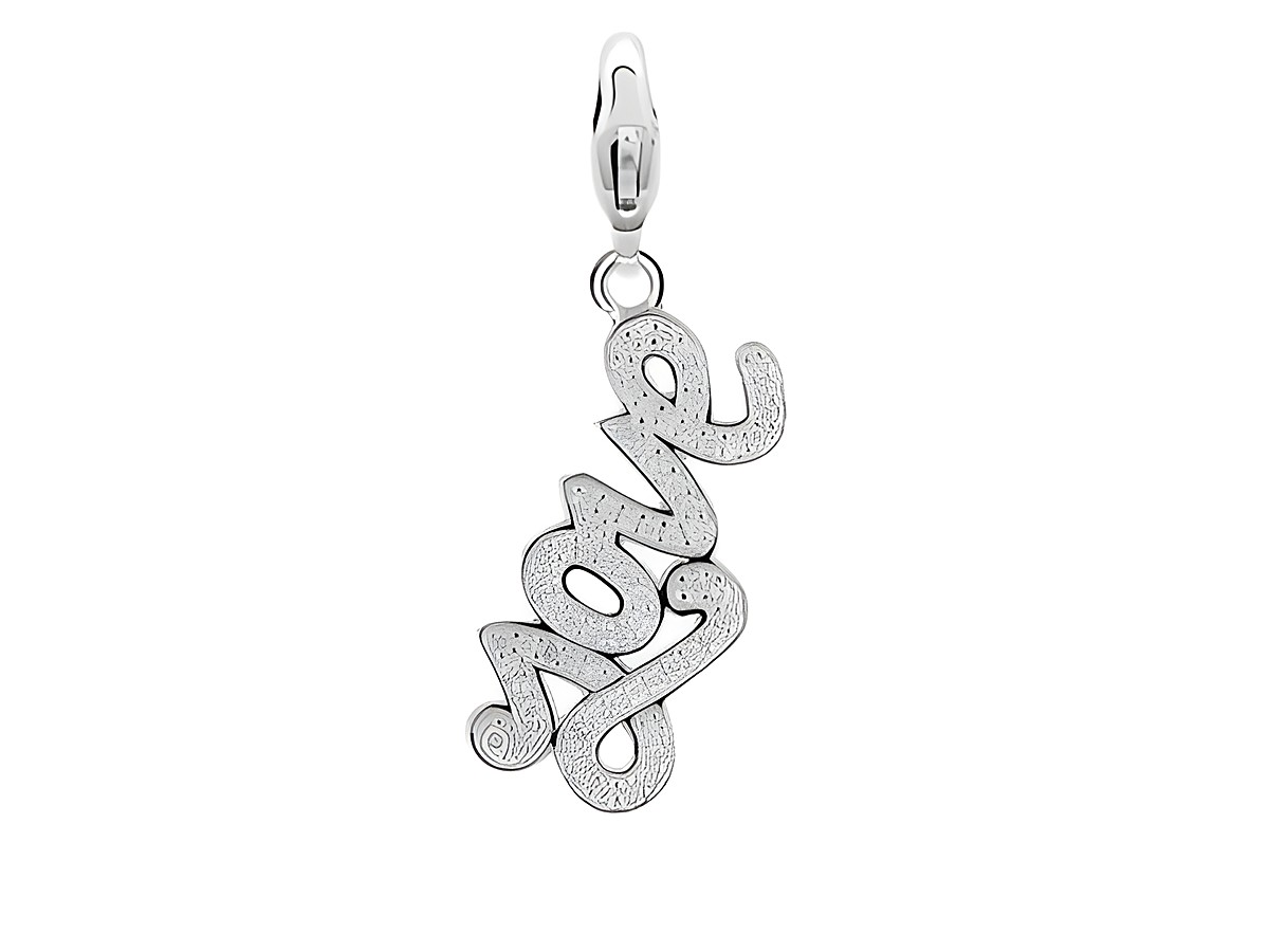 Der Ti Sento Silber Charm zeigt das Wort Love in verspielter Schrift, verziert mit funkelnden Zirkonia-Steinen, ideal für eine liebevolle Botschaft.