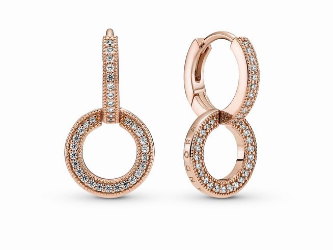 Funkelnde Doppelring-Ohrringe von Pandora in Rosé, verziert mit Zirkonia, exquisit und elegant, ideal für besondere Anlässe oder den Alltag.