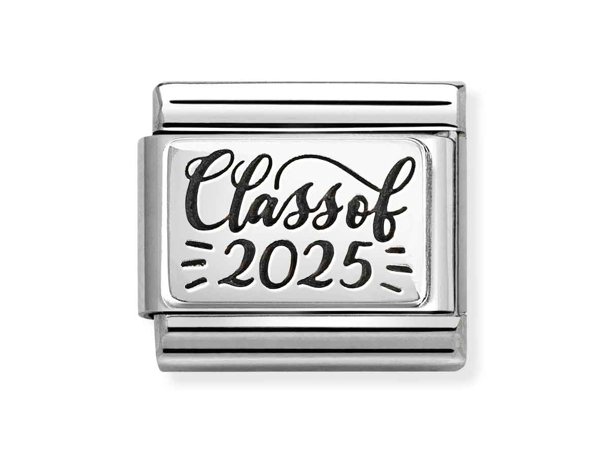Sterling Silber Charm für das Jahrgangsdesign Class of 2025, hergestellt von Nomination, zeigt eine stilvolle Gravur auf einem klassischen, glänzenden Silberanhänger.