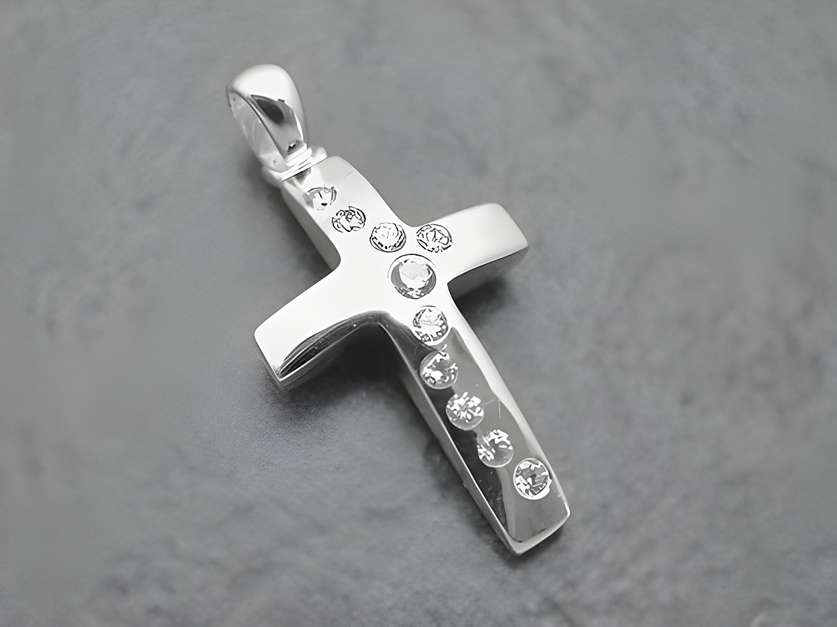 Anhänger Kreuz aus Sterling Silber mit weiß funkelnden Zirkonia, Hersteller Juwelier Harnisch, verziert mit Stein.