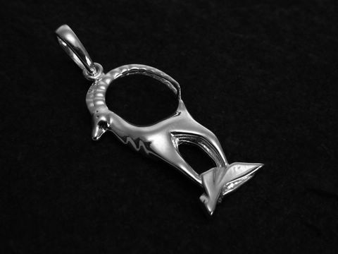 Steinbock Sternzeichen 925 Sterling Silber poliert, detaillierter Anhänger mit stilisiertem Steinbock, hochwertig verarbeitet, ideal für kreative Schmuckliebhaber, Hersteller Juwelier Harnisch.
