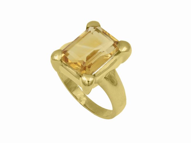 Gelbgold Ring als Hingucker mit einem großen Topas in der Mitte, 585er Gelbgold, Größe 58, Hersteller Juwelier Harnisch, elegant und auffällig.