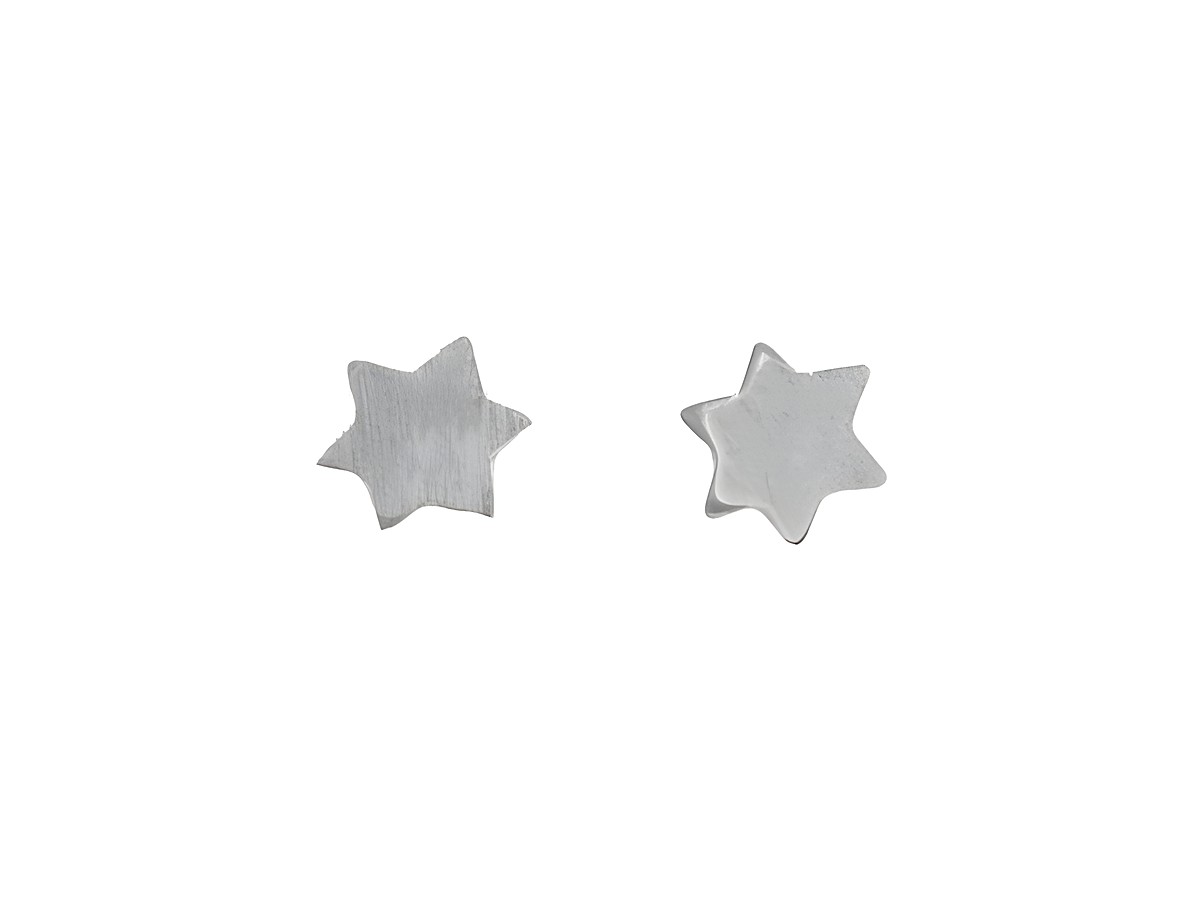 Ohrstecker in Sternform aus mattiertem Sterling Silber, zeitloses Design, perfekt für Kinder, Hersteller Juwelier Harnisch.