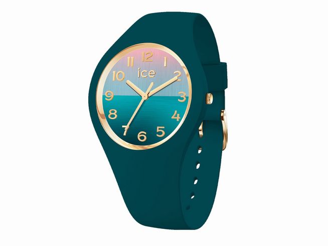 Die Ice Watch ICE Horizon Verdigris in der Größe Medium zeigt ein stylisches design mit einem ombre Zifferblatt in Blau und Goldakzenten, umgeben von einem weicheren tealfarbenen Silikonarmband.