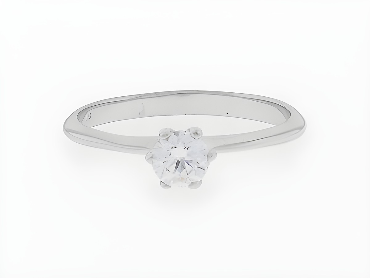Silber Ring rhodiniert mit klarem Zirkonia, modisch gestaltet, Größe 50, 5,5 mm, hergestellt von Juwelier Harnisch, geeignet bis Größe 50.