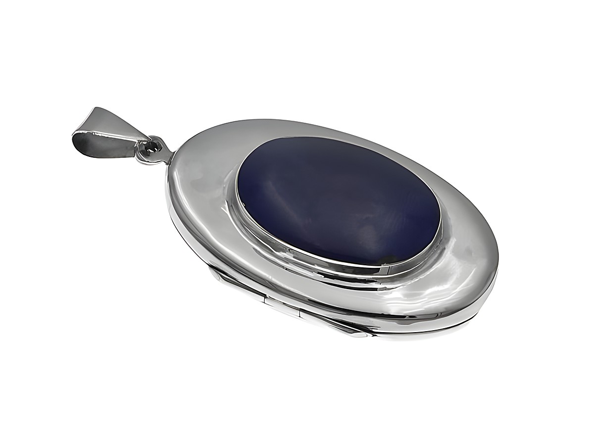 Medaillon in ovaler Form, poliertes Lapis mit Sterling Silber Umrandung, Hersteller Juwelier Harnisch, elegantes Design für besonderen Schmuck.
