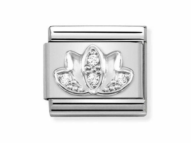 Schmuckstück von Nomination aus Edelstahl mit einem eleganten Lotusblüten-Motiv aus Sterling Silber und dekorativen Elementen, ideal für ansprechende Armbänder.