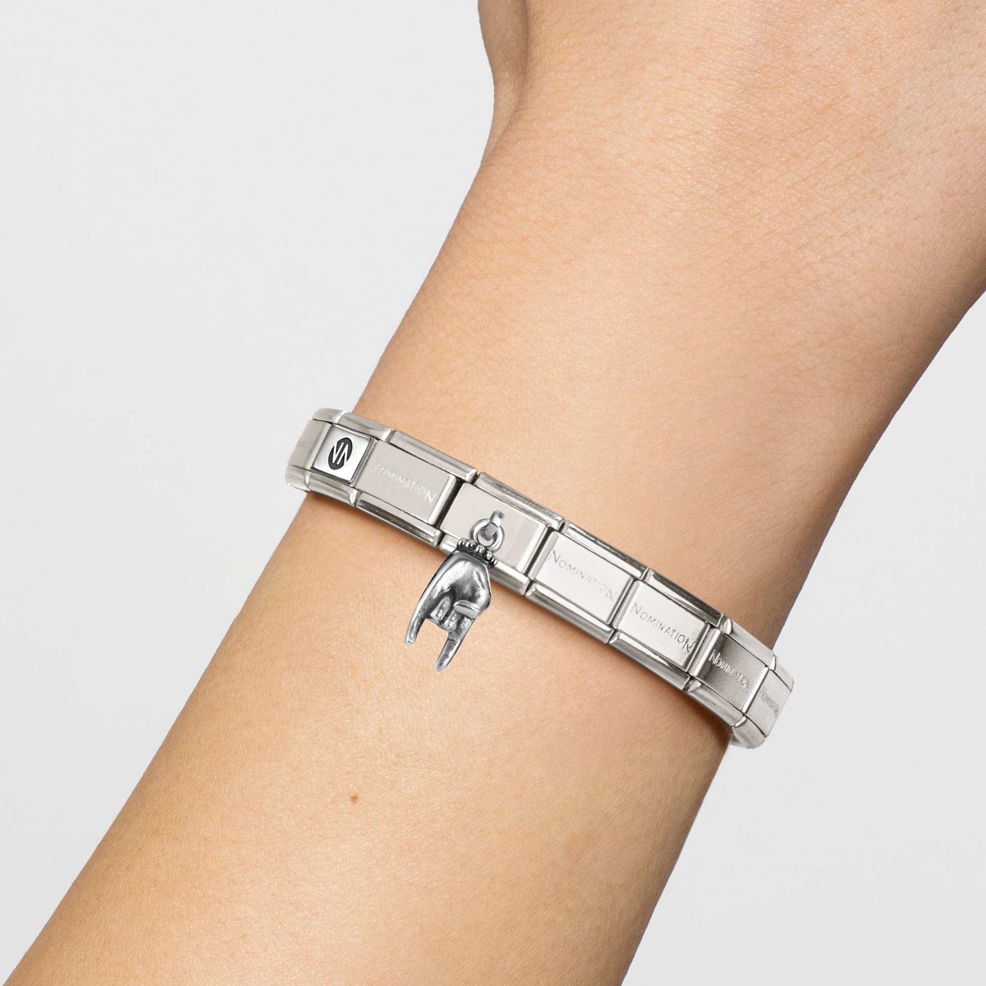 Nomination CLASSIC oxidierter 3D-Charmanhänger aus Sterling Silber - Gehörnte Hand – Ansicht 2