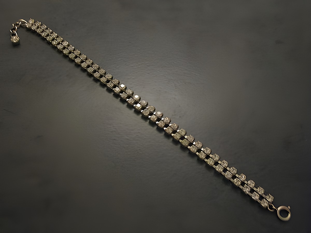 Strass Armband in weiß, 20-23 cm, silberfarben, zeitlos, Hersteller Juwelier Harnisch, ideal für elegante Anlässe und zeitlose Outfits. – Ansicht 2