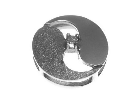Gold Anhänger aus Weißgold mit Diamant 0,015 ct, Hersteller Juwelier Harnisch, elegantes Design in Form eines Yin-Yang-Symbols. Ideal als zeitloses Schmuckstück.