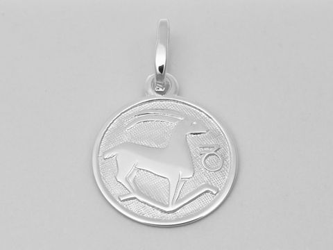Steinbock Anhänger aus poliertem Weißgold 585 mit einem Durchmesser von 14 mm, gefertigt vom Juwelier Harnisch, zeigt das Symbol des Sternzeichens Steinbock.