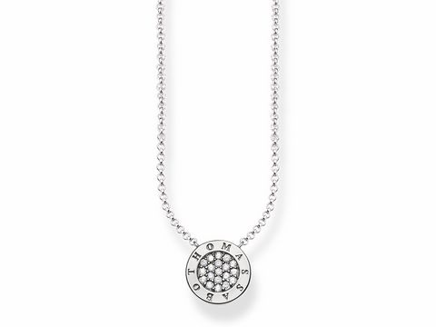 Kette aus Silber mit einem runden Anhänger, der mit weißen Zirkonia besetzt ist. Der Anhänger trägt den Schriftzug Thomas Sabo. Verstellbare Länge 40/42,5/45 cm. Ideal für jeden Anlass.