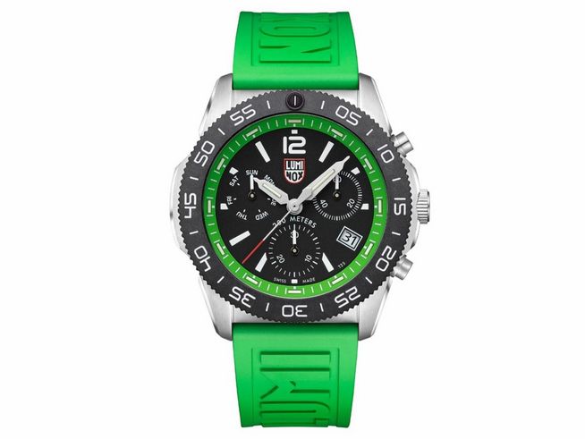 Luminox PACIFIC DIVER CHRONO 3140 SERIES grüne Uhr mit schwarzem Ziffernblatt und chronographischen Funktionen, 44 mm Gehäuse, Gummiarmband, Hersteller Luminox, SEA Serie.