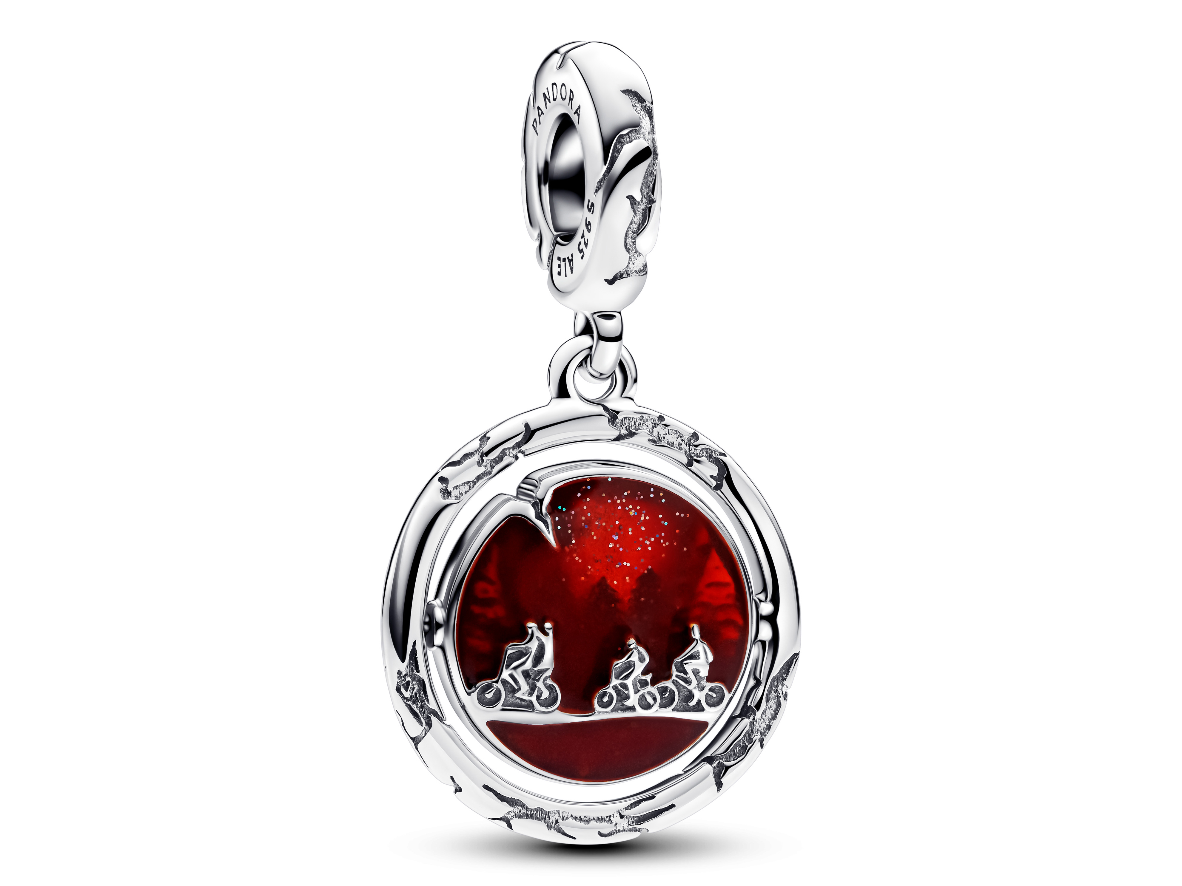 Pandora charm 793563C01 Project Red - Stranger Things - Spinning Dangle aus Silber - leuchtet in der Dunkelheit Pandora Charm 793563C01 aus Silber, inspiriert von Stranger Things, zeigt eine rot leuchtende Dangle mit kindlichen Figuren auf Fahrrädern, die im Dunkeln leuchtet.