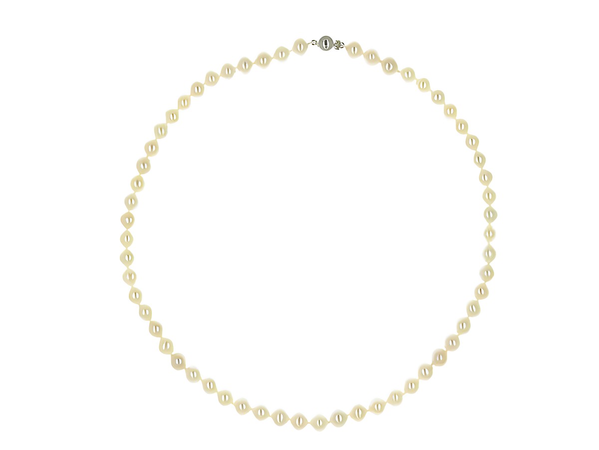 Perlenkette 45 cm in Weiß aus Süßwasser Zuchtperlen, klassisches Design, hergestellt von Juwelier Harnisch, ideal für elegante Anlässe und täglichen Gebrauch.