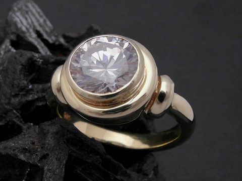 Gold Ring charismatisch aus Gold 585 mit Zirkonia, eleganter Goldring in Größe 56, Hersteller Juwelier Harnisch, bis Größe 56/18.