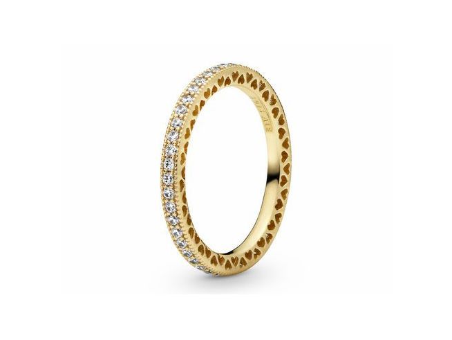 Funkeln und Herzen Ring von Pandora in Gelbgold Vergoldung, besetzt mit Zirkonia, Größe 64/20,5, zeigt ein elegantes Design mit liebevollen Herzmotiven und glitzernden Steinen.