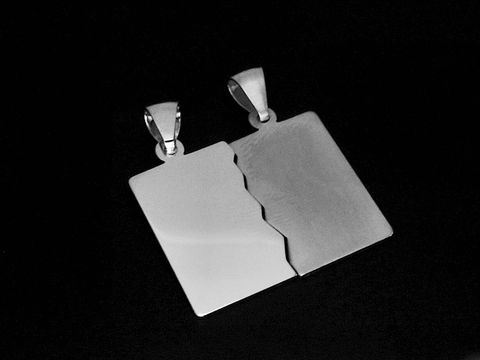 Eckig Silber Partneranhänger aus 925 Sterling Silber, rhodiniert, mit einer Größe von 25,4 mm, schlichtes Design vom Juwelier Harnisch.