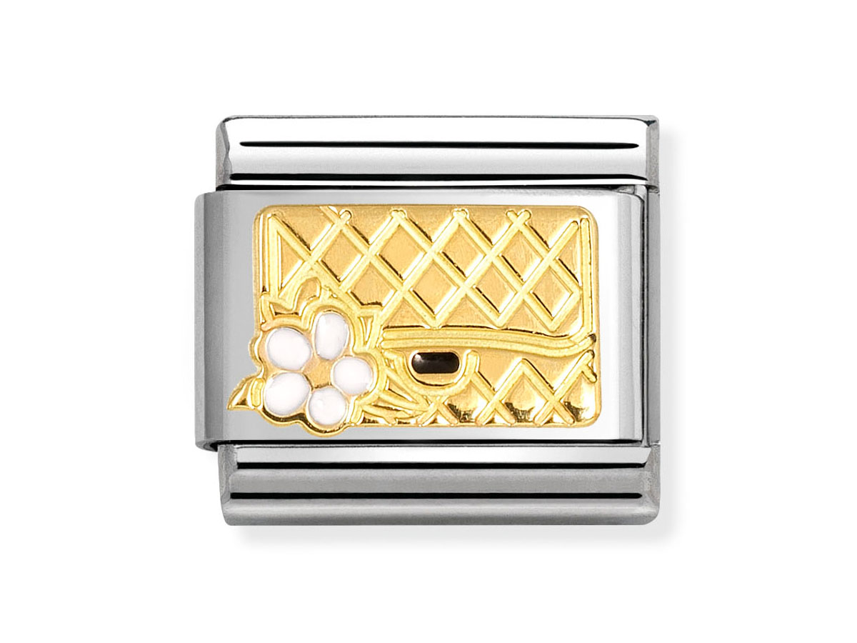 Die Handtasche aus 585 Gelbgold zeigt ein elegantes Design mit einer weißen Blume und feinen Emaille-Details, ideal als stylishes Accessoire von Nomination.