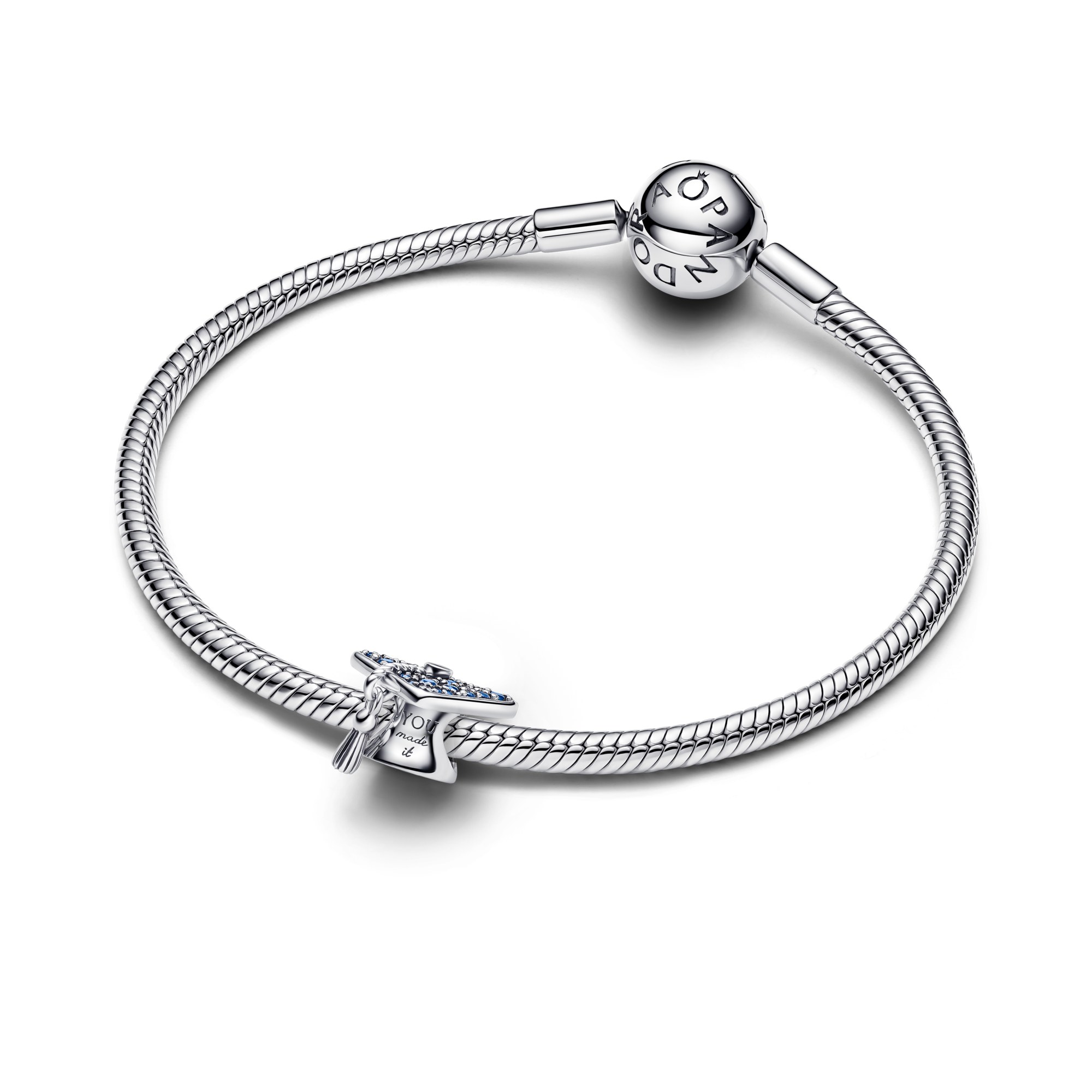 Pandora blaue Absolventenmütze 2026 Charm - Sterling Silber - Steinmix Blau – Ansicht 2