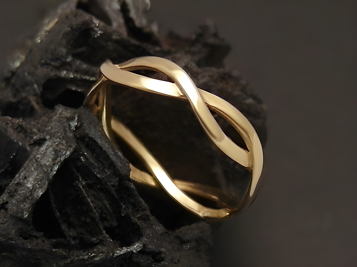 Goldring filigran aus Gold 333 in Größe 54 vom Hersteller Juwelier Harnisch, elegant entworfene Form mit geschwungenen Linien. Ideal für besondere Anlässe.