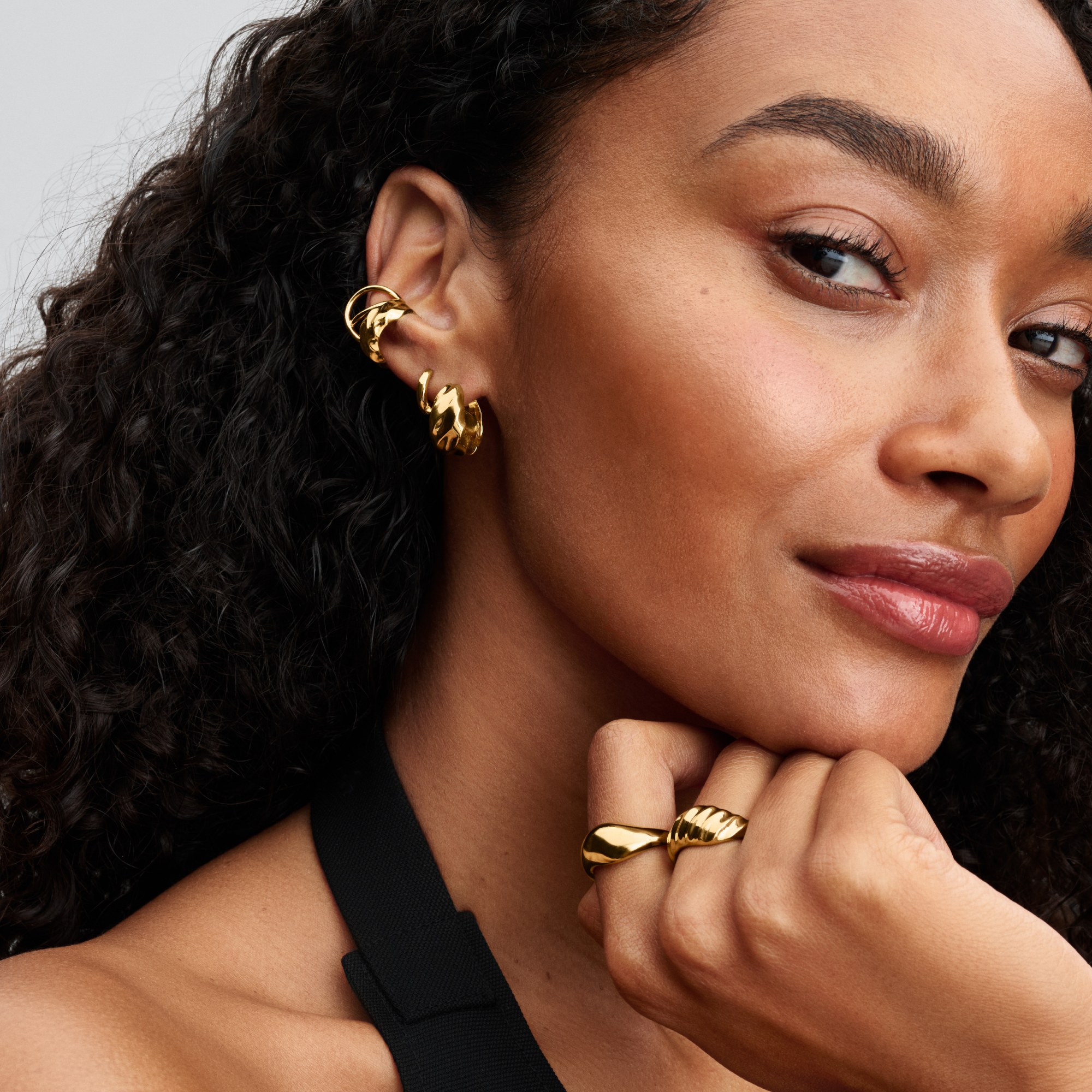 Pandora ESSENCE - Creole gewellte - Gelbgold Vergoldung – Ansicht 2