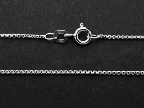 Silberkette Venezia aus Sterling Silber, rhodiniert, 42 cm lang und 1,2 x 1,2 mm dick, mit hochwertigem Verschluss, Hersteller Juwelier Harnisch.