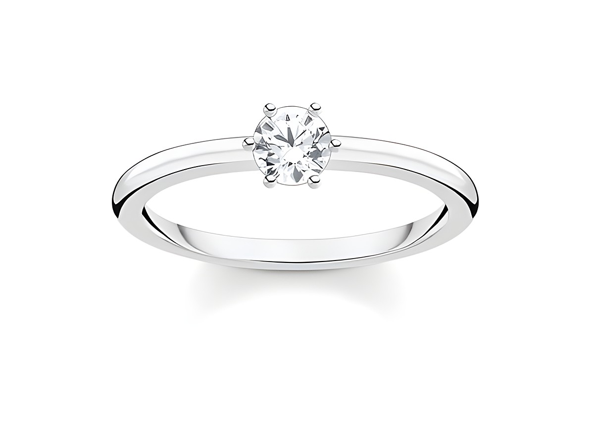 Silberner Ring von Thomas Sabo in Größe 50 mit klarem Zirkonia Stein in der Mitte, schlichtes und elegantes Design, ideal für besondere Anlässe.