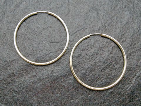 Gold Creolen 4 cm - Gold 333 - 2 mm - Ohrringe, Hersteller Juwelier Harnisch, bis 45 mm, glänzende, elegante Ohrschmuckstücke in rundem Design. Ideal für jeden Anlass.