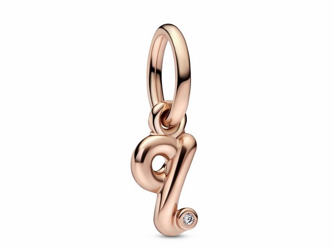 Pandora Charm 782476C01, Buchstabe Q aus Roségold mit Vergoldung und Zirkonia, eleganter Buchstabenanhänger für persönlichen Schmuckstil im Onlineshop erhältlich.