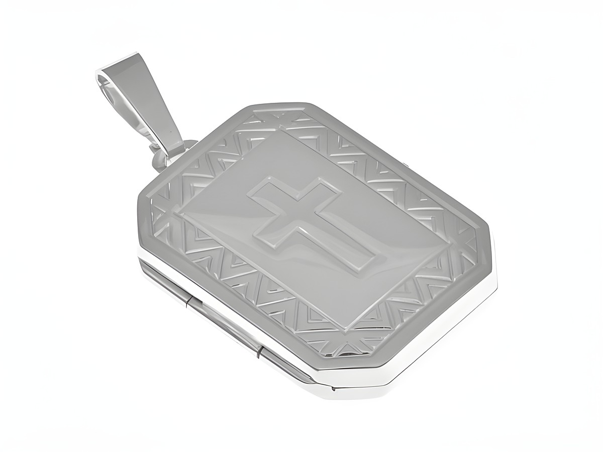 Rechteckiges Medaillon aus 375 Weißgold mit teilmattierter Oberfläche und Diamantschliff, verziert mit einem Kreuz, hergestellt von Juwelier Harnisch.