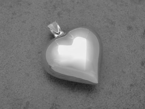 Herz Anhänger 32,7 mm aus Sterling Silber, vollplastisch gestaltet, Hersteller Juwelier Harnisch, ideal als edles Schmuckstück für jeden Anlass.
