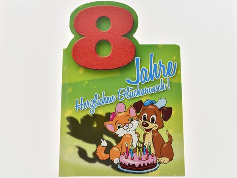 Bunte Geburtstagskarte mit der Aufschrift 8 Jahre, dekoriert mit zwei fröhlichen Tieren und einer Geburtstagskuchenillustration, hergestellt von Juwelier Harnisch.
