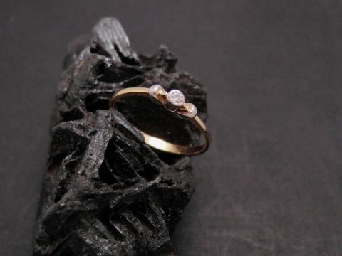 Filigraner Gold Ring aus Gold 333 mit Zirkonia in Größe 56, Hersteller Juwelier Harnisch, elegant und zeitlos, ideal als Schmuckstück für besondere Anlässe.