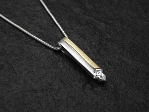 Anhänger inkl. Kette aus Sterling Silber bicolor mit Zirkonia, modisches Design, glänzende Oberfläche, ideal für besondere Anlässe oder den Alltag, hergestellt von Juwelier Harnisch.
