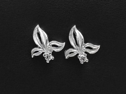 Silber Ohrstecker Ohrringe in Blütenform mit Bergkristall, Hersteller Juwelier Harnisch, elegantes und zeitloses Design für jeden Anlass.