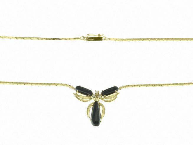 Collierkette mit Mittelteil aus 333 Gelbgold, verziert mit Onyx und Diamant, Länge 42 cm, Hersteller Juwelier Harnisch, eleganter Schmuck mit besonderem Design.