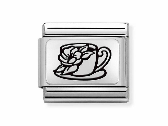 Charm aus Edelstahl und Sterling Silber von Nomination, zeigt eine stilisierte Tasse mit einer Blume darauf, elegante und kreative Gestaltung für Schmuckliebhaber.