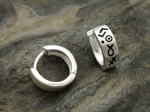 Sterling Silber Creolen mit coolen Motiven, Hersteller Juwelier Harnisch, Durchmesser bis 15 mm, elegant und modern für vielseitige Anlässe.