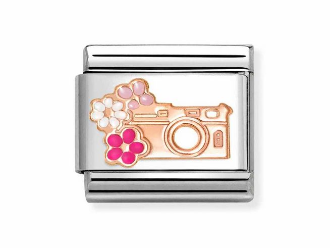 Ein klassisches Roségoldarmband mit einem Fotoapparat-Design, verziert mit bunten Emaille-Blumen in verschiedenen Farben. Hersteller ist Nomination, Modellnummer 430202 31.